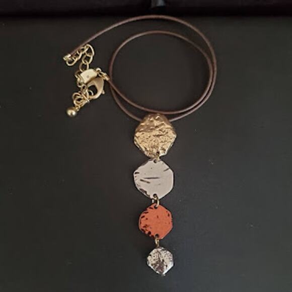 Chico's Gold Silver Copper Hammered Circle Disc Pendant Brown Leather Necklace - Picture 3 of 7